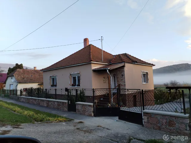 Eladó ház Héreg 89 nm