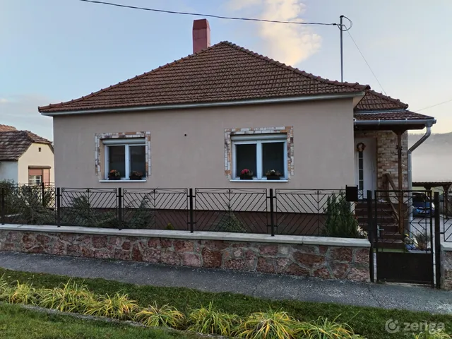 Eladó ház Héreg 90 nm