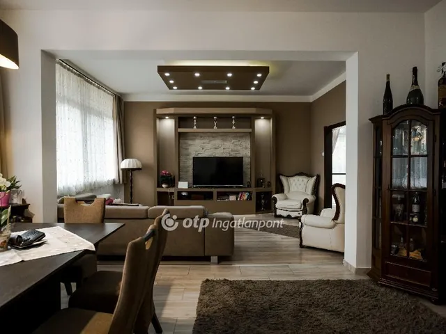 Eladó ház Balatonberény 400 nm