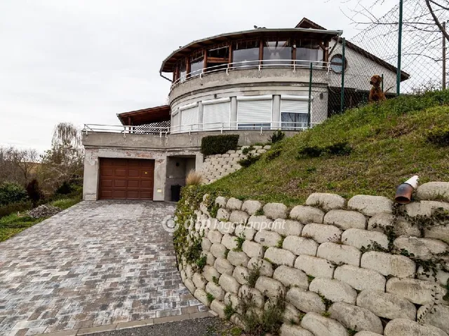 Eladó ház Bár 172 nm