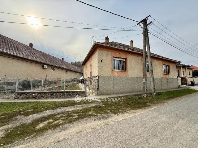 Eladó ház Hidas 140 nm