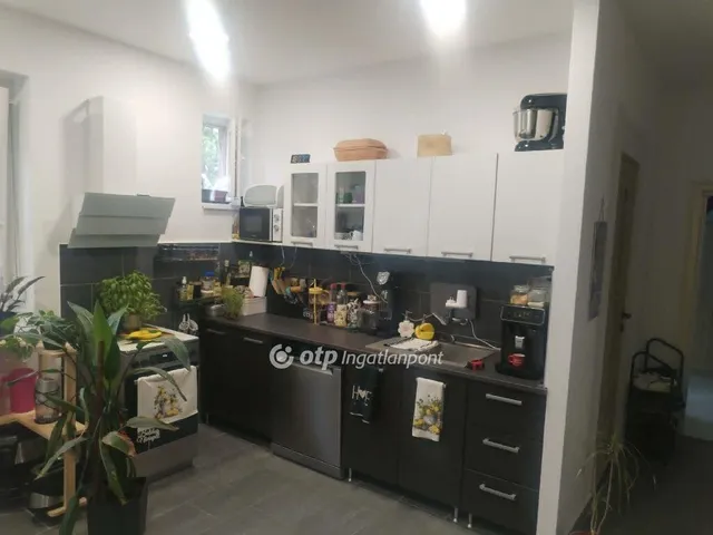 Eladó lakás Komló 60 nm