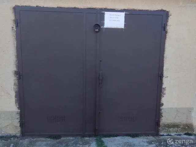 Eladó garázs Pécs, Budai városrész 17 nm