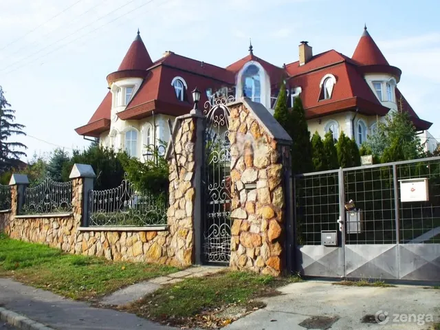 Eladó ház Budapest XII. kerület, Mártonhegy 820 nm