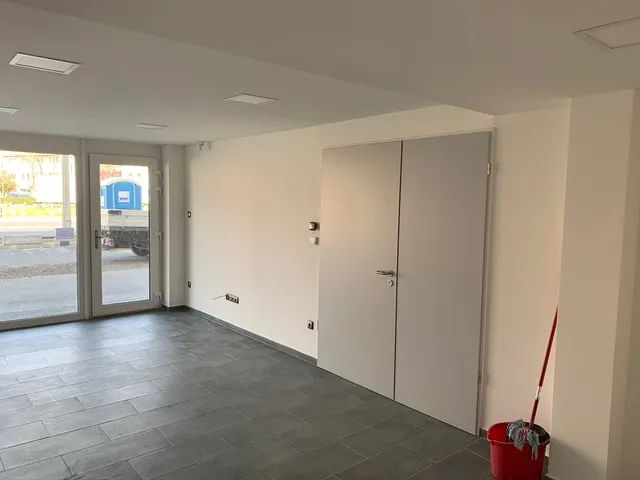 Eladó kereskedelmi és ipari ingatlan Győr, Nádorváros 50 nm