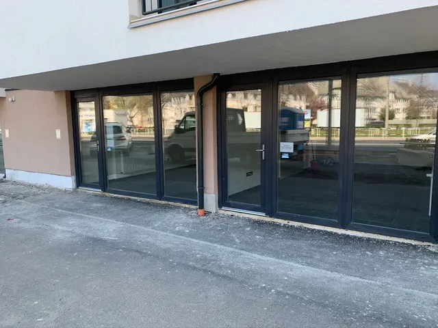 Eladó kereskedelmi és ipari ingatlan Győr, Nádorváros 50 nm