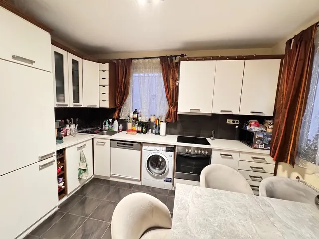 Eladó lakás Győr, Nádorváros 83 nm