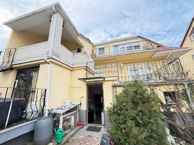 Eladó ház Győr, Nádorváros 150 nm