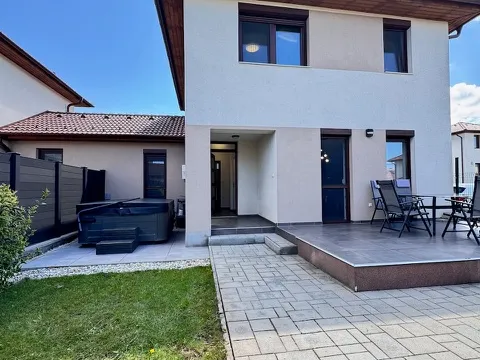 Kiadó lakás Győr, Ménfőcsanak 97 nm