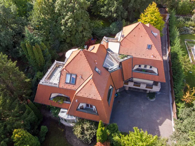 Eladó ház Budapest XII. kerület, Istenhegy 700 nm