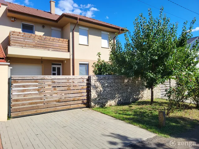 Eladó ház Debrecen, Tócóvölgy, Bársony 140 nm