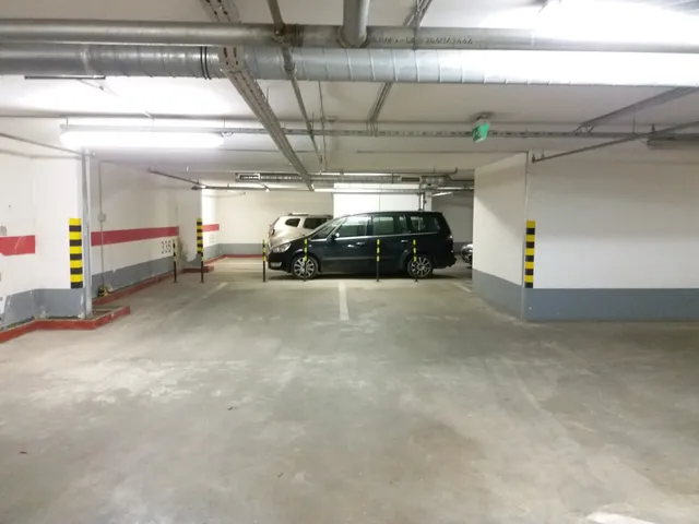 Kiadó garázs Budapest XIII. kerület, Angyalföld, Csongor u 5-7 13 nm