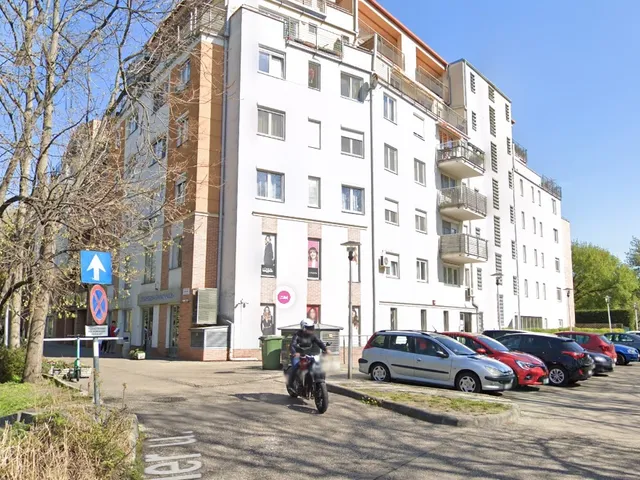 Kiadó garázs Budapest IX. kerület, Középső Ferencváros, Haller u. 25. 14 nm