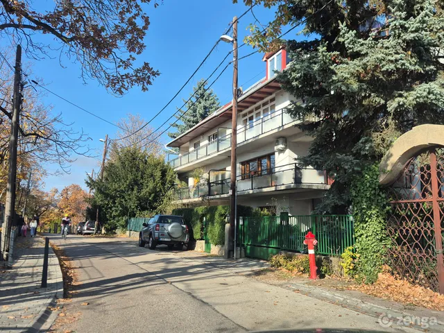 Eladó ház Budapest XII. kerület, Istenhegy 325 nm