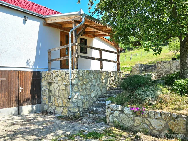 Eladó üdülő és hétvégi ház Pécsely 85 nm