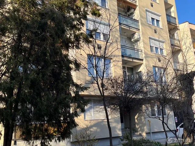 Eladó lakás Eger, Hatvanihóstya 75 nm