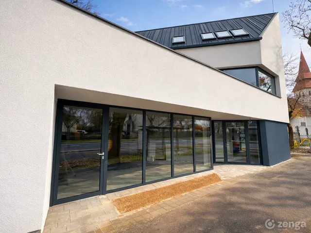 Eladó kereskedelmi és ipari ingatlan Debrecen, Csigekert 251 nm