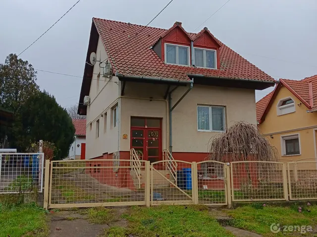 Eladó ház Pécs, Postavölgy 174 nm