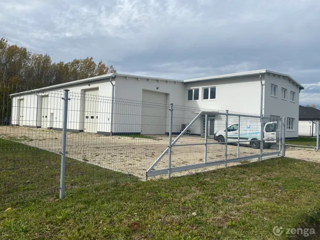 Kiadó kereskedelmi és ipari ingatlan Kóny 728 nm