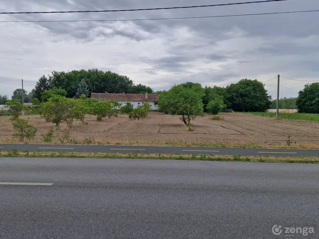 Eladó telek Zsombó 3905 nm