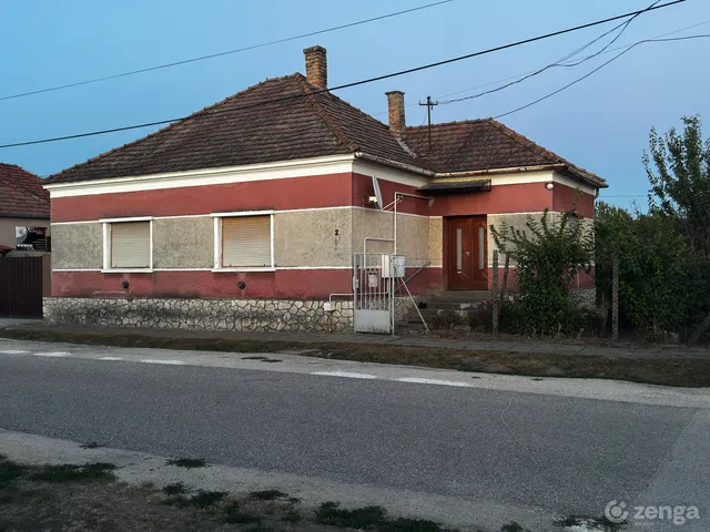 Eladó ház Pápa, Tapolcafő 86 nm