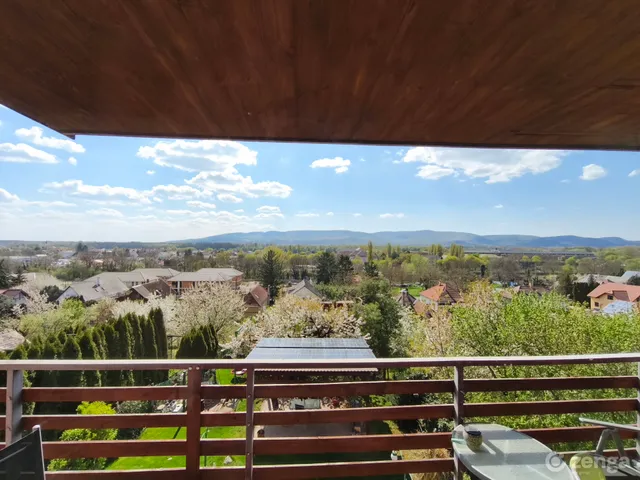 Eladó ház Vác, Deákvár 240 nm