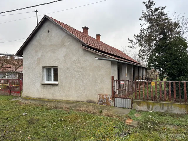 Eladó ház Fegyvernek, Szapárfalu 2217 nm