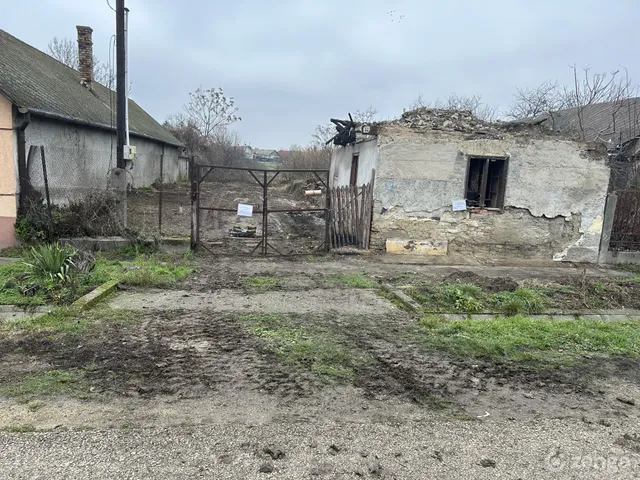 Eladó telek Adony 1376 nm