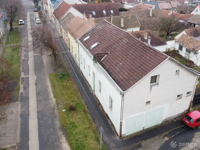 Eladó ház Tata 290 nm