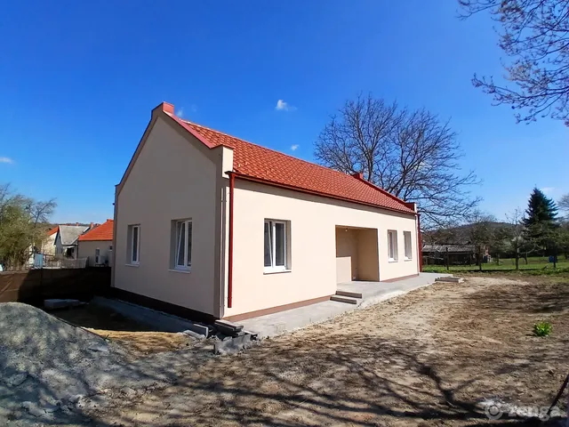 Eladó ház Bánk 77 nm