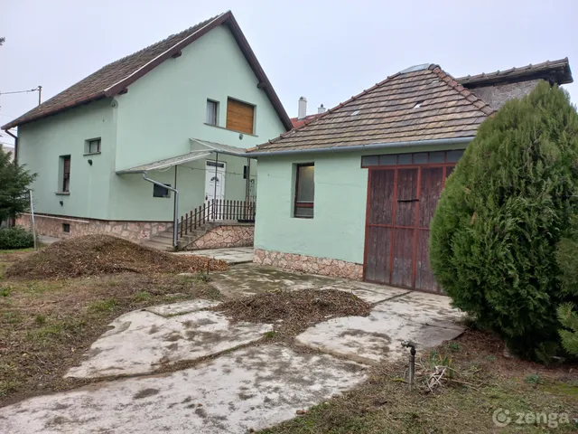 Eladó ház Baj, Táncsics u. 10. 148 nm