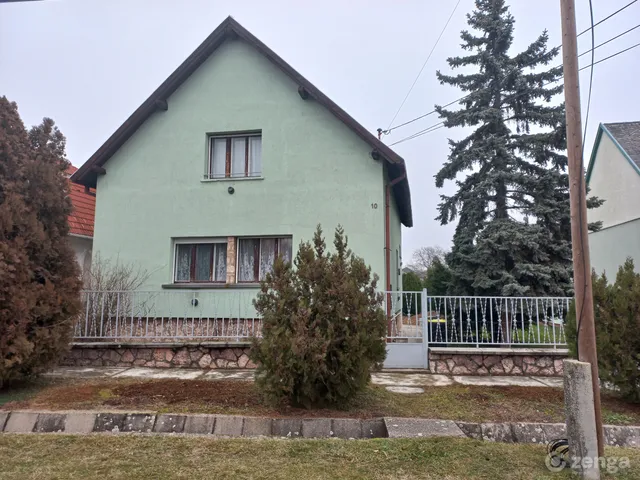 Eladó ház Baj 148 nm