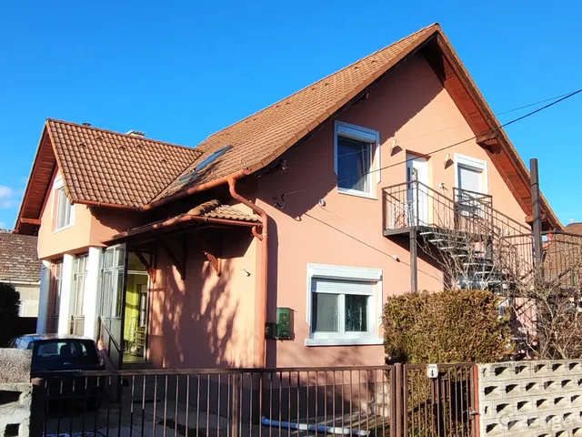 Eladó ház Üllő 138 nm