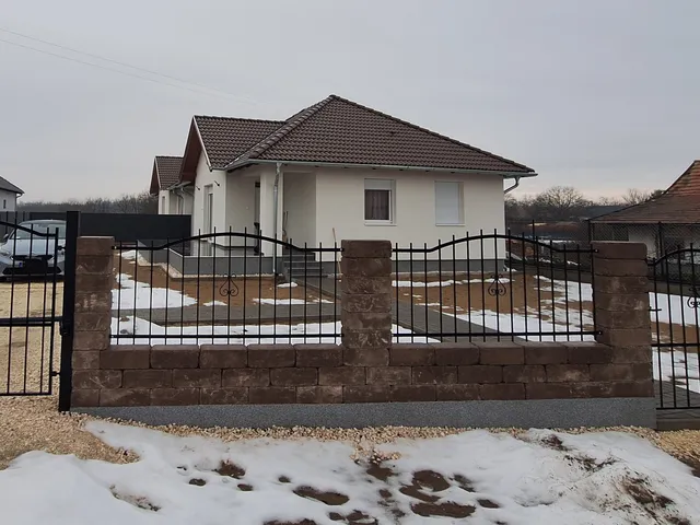 Eladó ház Vasad 89 nm