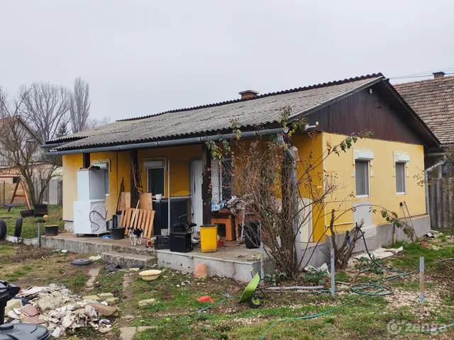 Eladó ház Sülysáp, Szőlősnyaraló 60 nm