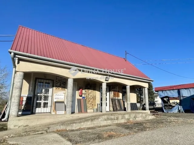 Eladó kereskedelmi és ipari ingatlan Cegléd 31 nm