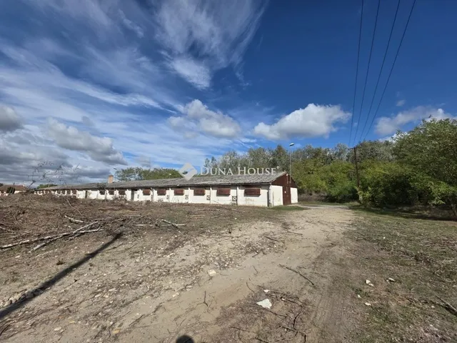 Eladó kereskedelmi és ipari ingatlan Inárcs 1152 nm