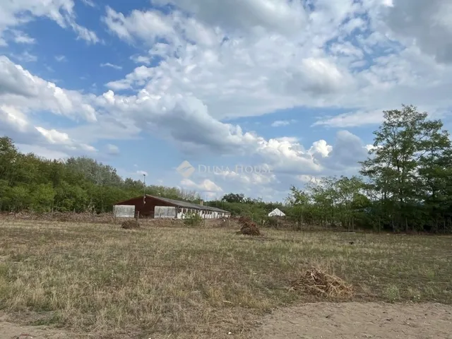 Eladó kereskedelmi és ipari ingatlan Inárcs 1152 nm