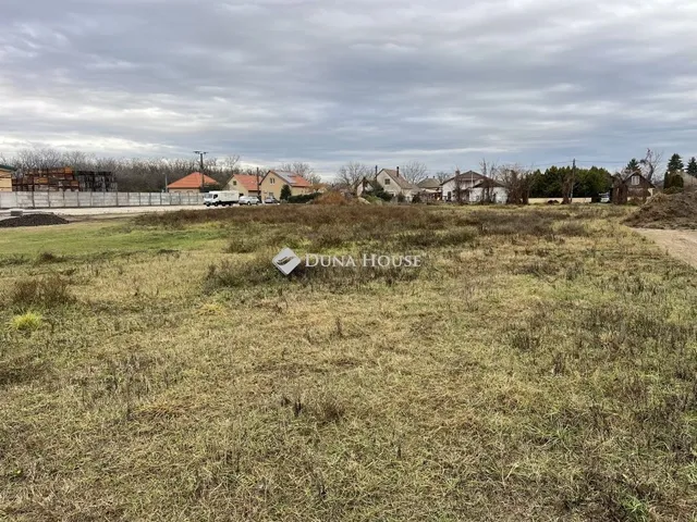 Eladó kereskedelmi és ipari ingatlan Bugyi 7695 nm