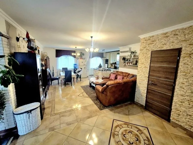 Eladó ház Délegyháza 220 nm