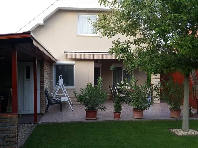 Eladó ház Budapest XVIII. kerület, Erdőskert 138 nm