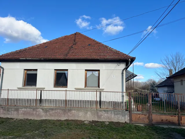 Eladó ház Tóalmás 107 nm