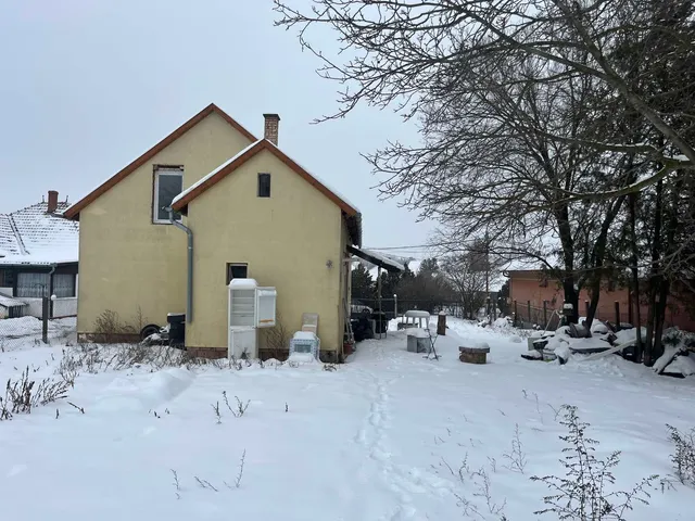 Eladó ház Tóalmás, Kossuth Lajos út 101 nm