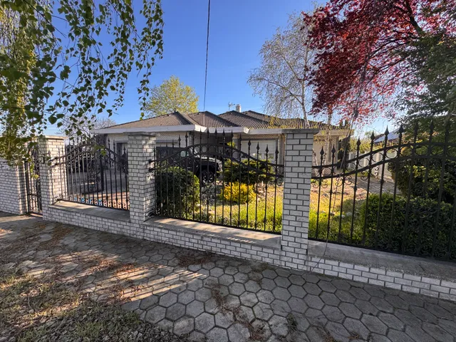 Eladó ház Budapest XXI. kerület, Királyerdő 404 nm