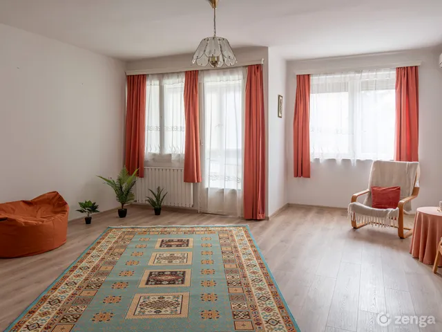 Eladó lakás Szolnok, Belváros 149 nm