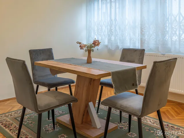 Eladó lakás Szolnok, Belváros 149 nm