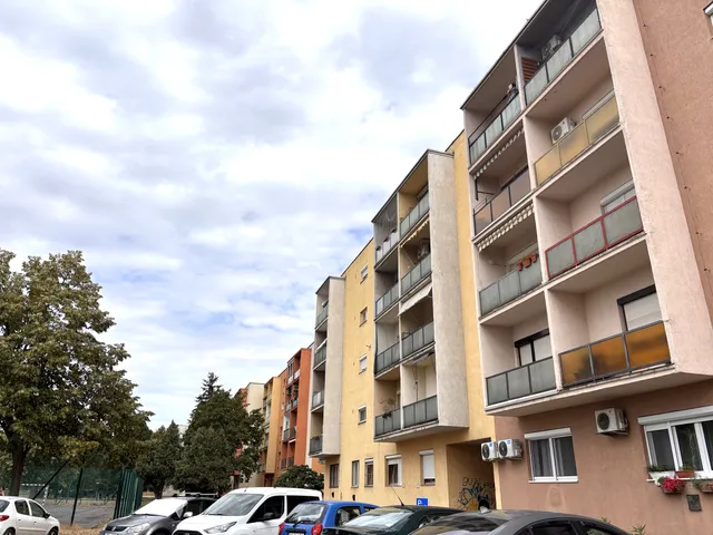 Eladó lakás Szombathely, Ifjúsági lakótelep 63 nm