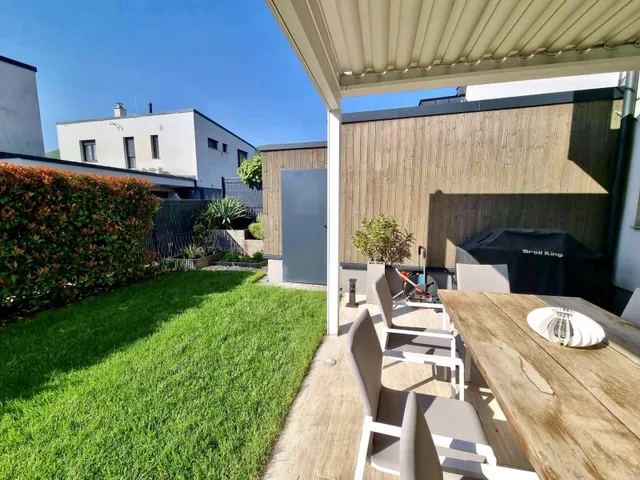 Eladó ház Budapest III. kerület, III.kerület Harsánylejtő 180 nm