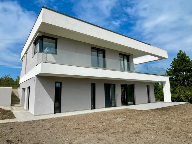 Eladó ház Budapest II. kerület, Budaliget 270 nm