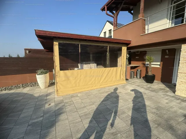 Eladó ház Csömör, Csömör, Középhegy 238 nm